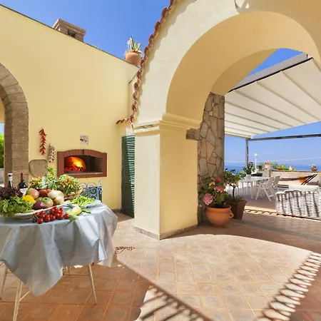 Villa Ferrara SantʼAgata sui Due Golfi